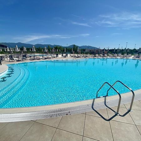 Kings' Valley Medical & Spa Hotel Καζανλούκ Εξωτερικό φωτογραφία The swimming pool at the complex