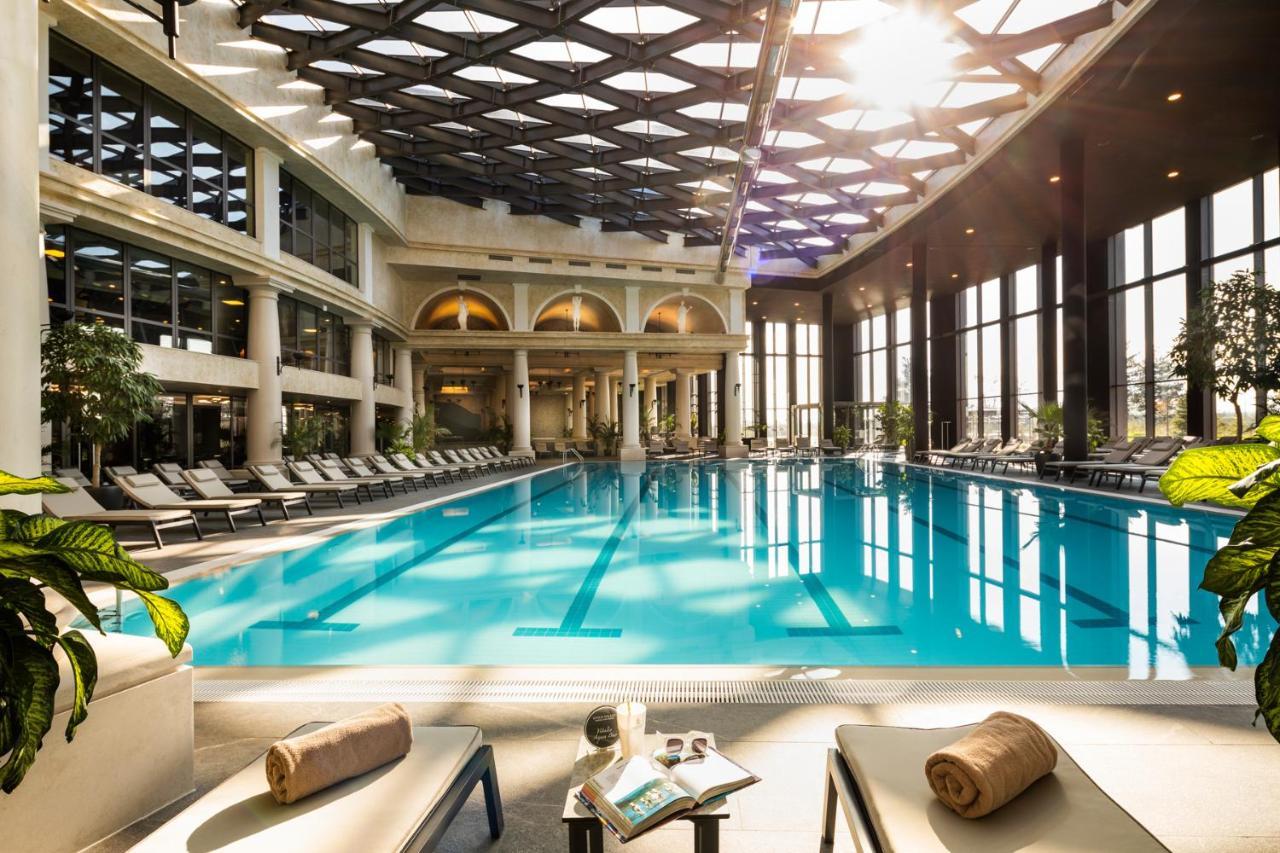 Kings' Valley Medical & Spa Hotel Καζανλούκ Εξωτερικό φωτογραφία The pool at the hotel