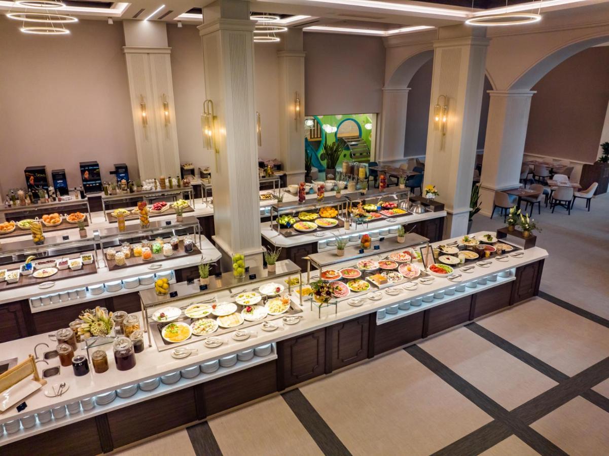 Kings' Valley Medical & Spa Hotel Καζανλούκ Εξωτερικό φωτογραφία The buffet at the hotel