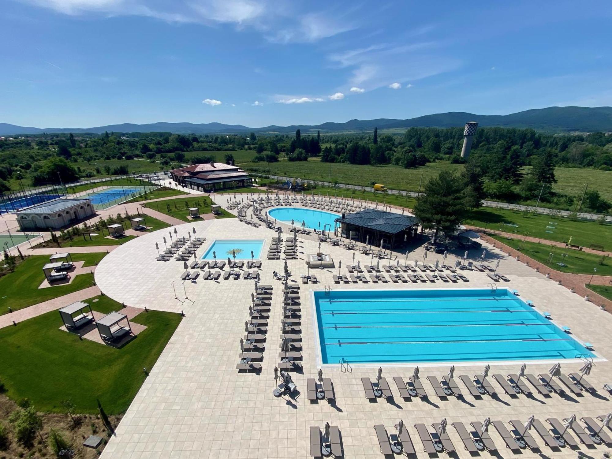 Kings' Valley Medical & Spa Hotel Καζανλούκ Εξωτερικό φωτογραφία Aerial view of the complex